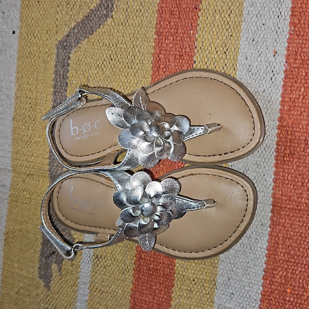 New BOC metallic silver flower sandals leather flip flops